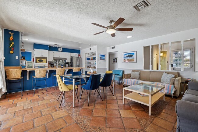 Foto del edificio - 3821 W Belmont Ave