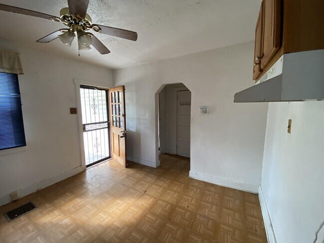 Building Photo - 1059 Walton Ave