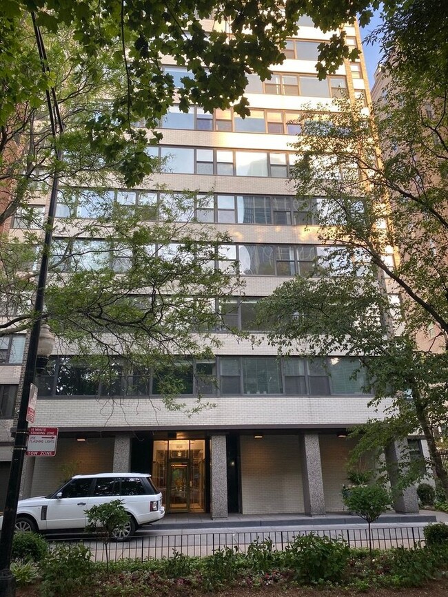 Building Photo - 1540 N State Pky