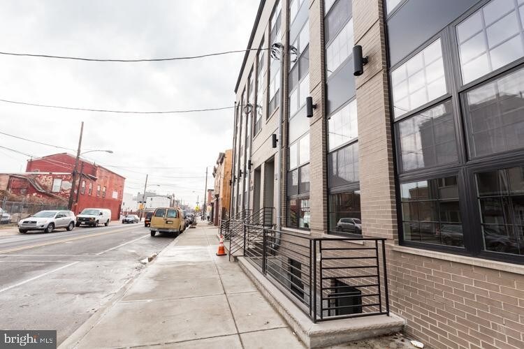 Primary Photo - 2418 Frankford Ave