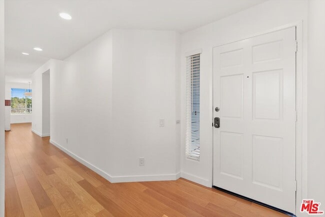 Foto del edificio - 4643 E 4th St