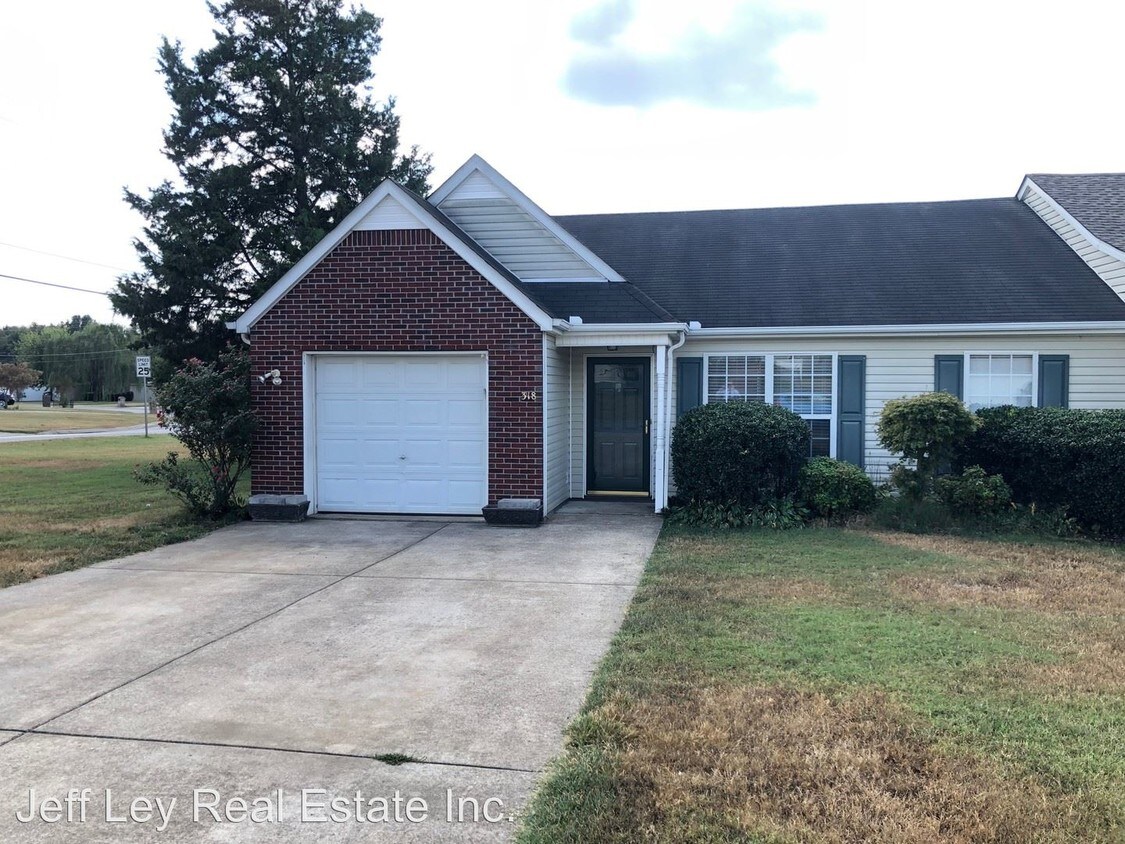 Primary Photo - 3 br, 2 bath House - 318 Wesley Dr
