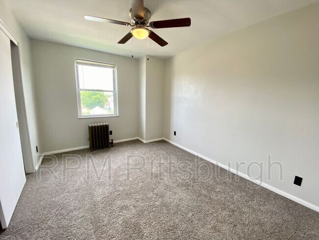 Foto del edificio - 7209 Front River Rd