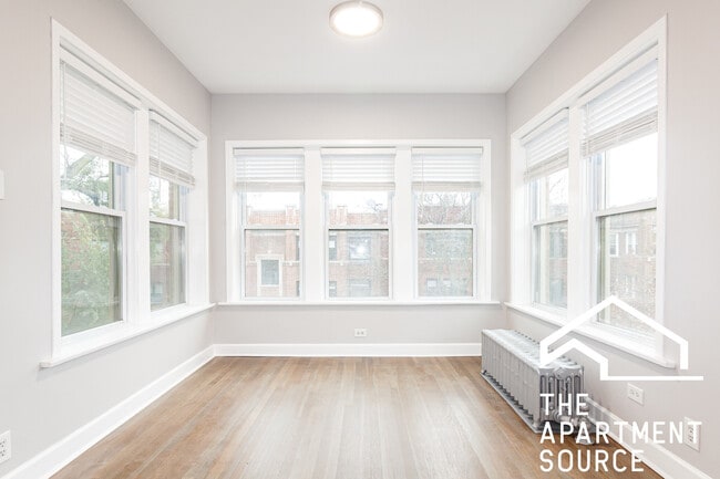 Foto del edificio - 1454 W Winnemac Ave