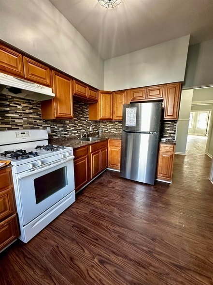 Foto del edificio - 164 Grant Ave