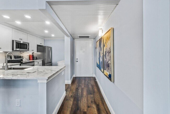 Foto del edificio - 14 Royal Palm Way