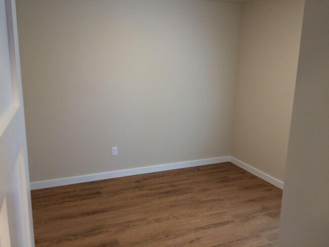 Foto del edificio - Remodeled 1Bd + 1Ba Additional Dwelling Unit!! Washer + Dryer, Lots of closet space!!