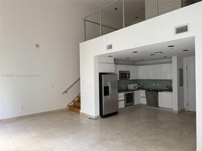 Building Photo - 1060 Brickell Ave