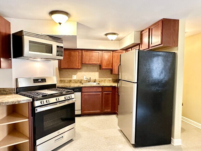 Building Photo - 2 Bed 1 Bath Adams Morgan