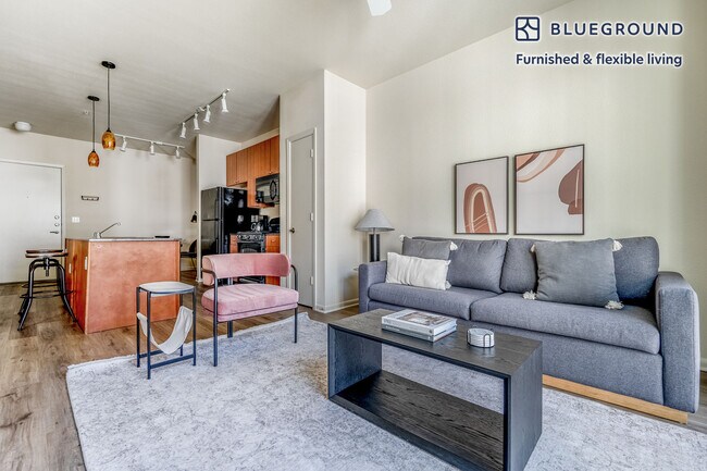 Foto del edificio - 3210 Esperanza Crossing