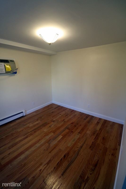 Building Photo - 2 br, 1 bath  - 45 Maple St # 2