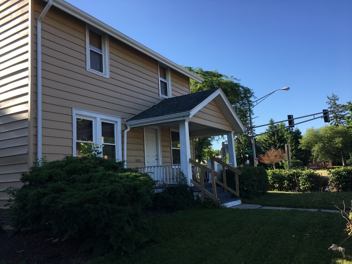 4229 S Calhoun St, Fort Wayne, IN 46807 House Rental in Fort Wayne