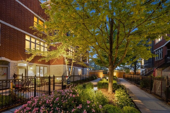 Courtyard - 331 E 17th St
