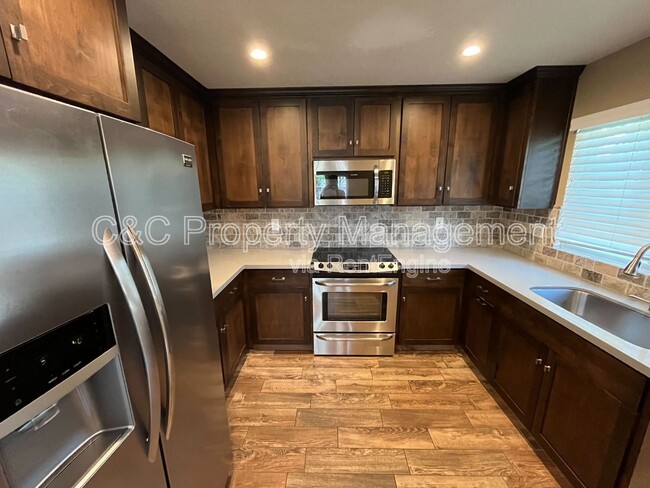 Building Photo - 1241 Inglewood Ct