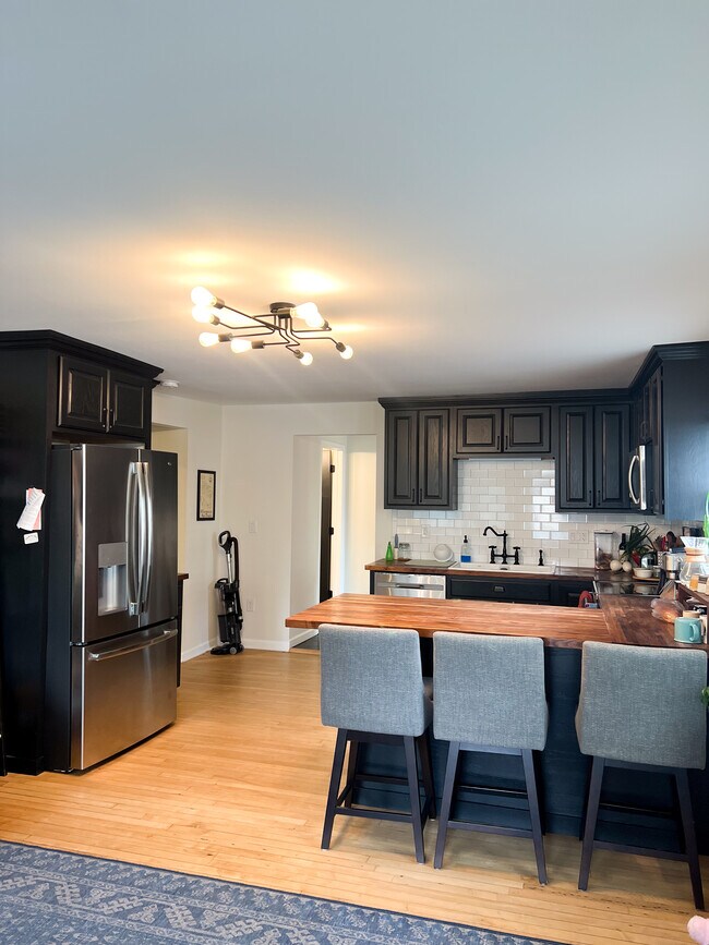 Foto del edificio - 3044 N 73rd St