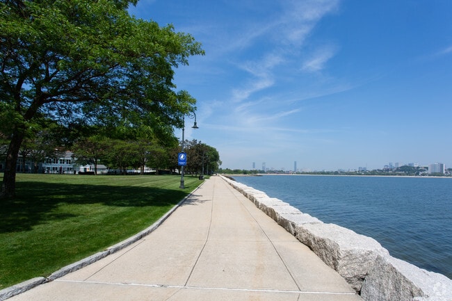 Harbor Walk - Harbor Point Apartments