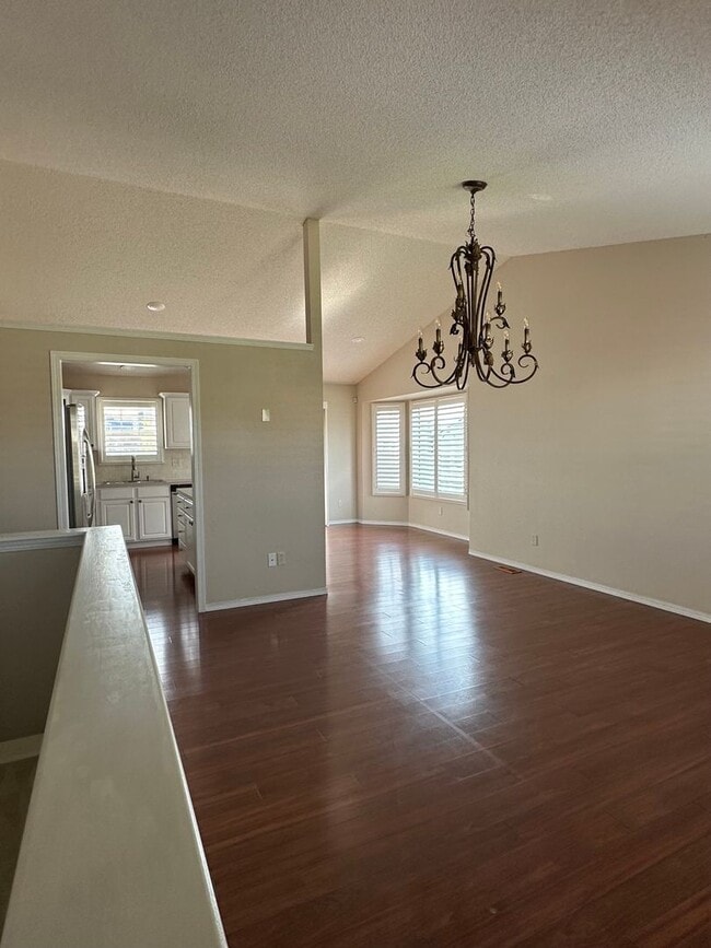 Building Photo - Beautiful Updated 4 Bedroom Home in ANDOVE...