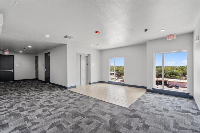 Foto del edificio - 6444 Burnet Rd