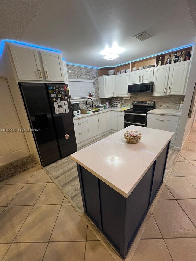 Foto del edificio - 2317 NW 6th Ct