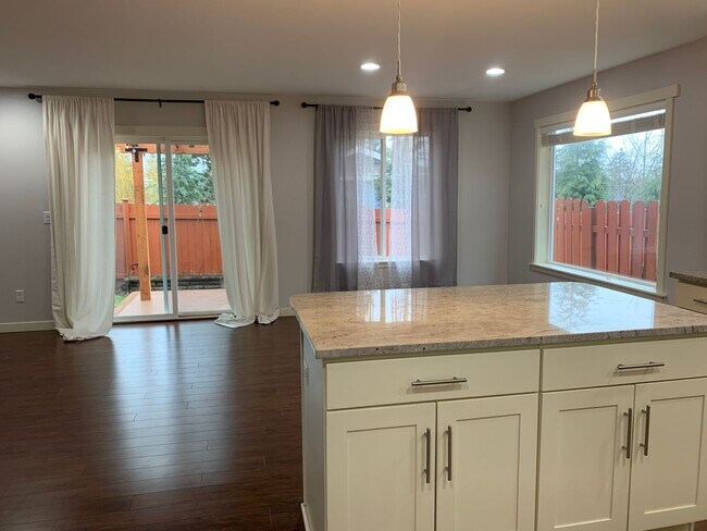 Foto del edificio - 5817 Pioneer Ridge Pl