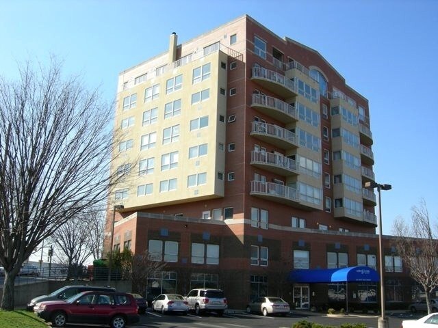 Foto principal - 250 W Main St