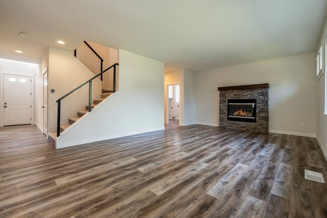 Building Photo - 2956 NW Chardonnay Ln