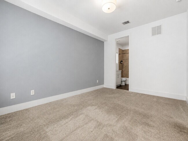 Building Photo - 2624 Rusk St