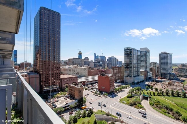 Building Photo - 235 W Van Buren St