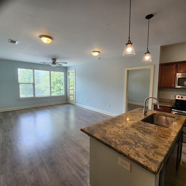 Foto del edificio - 3 Bedroom for rent North Raleigh