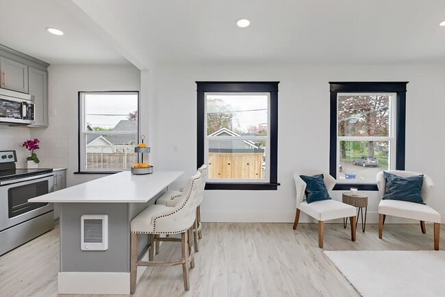 Interior Photo - Maple Apartments