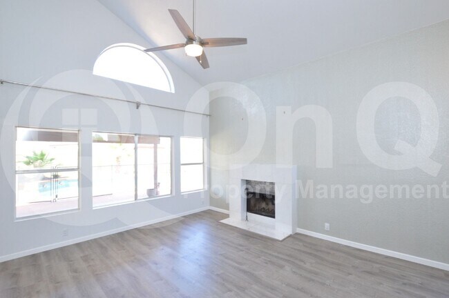 Foto del edificio - 3606 W Creedance Blvd