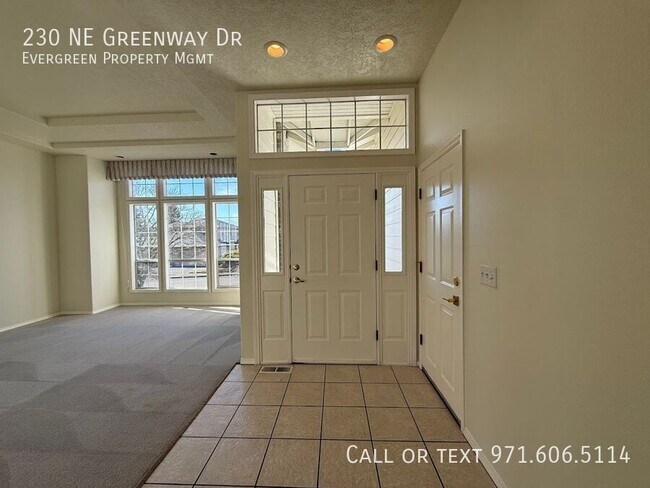 Foto del edificio - 230 NE Greenway Dr