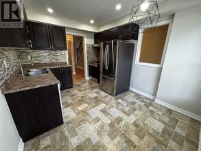 Building Photo - 72 Wyatt Ln