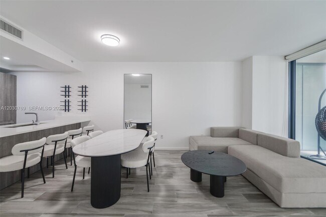 Foto del edificio - 801 S Miami Ave