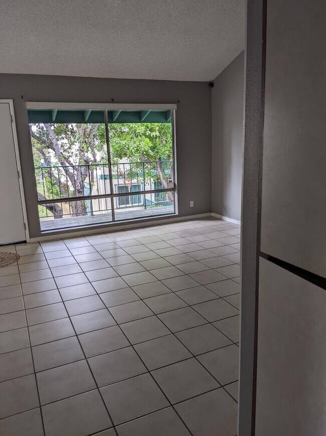 Foto del edificio - 1811 E Grand Ave