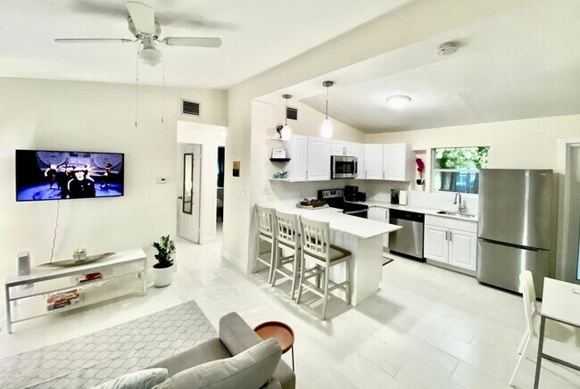 Foto del edificio - 3000 NW 10th Ave