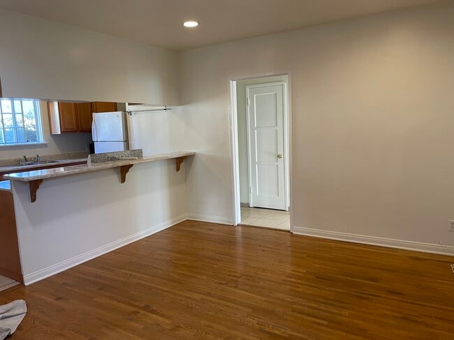 Building Photo - 5362 Monroe St