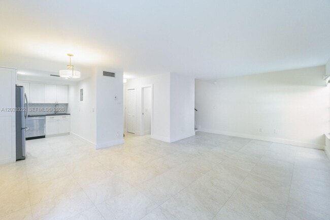 Building Photo - 5838 SW 74th Terrace