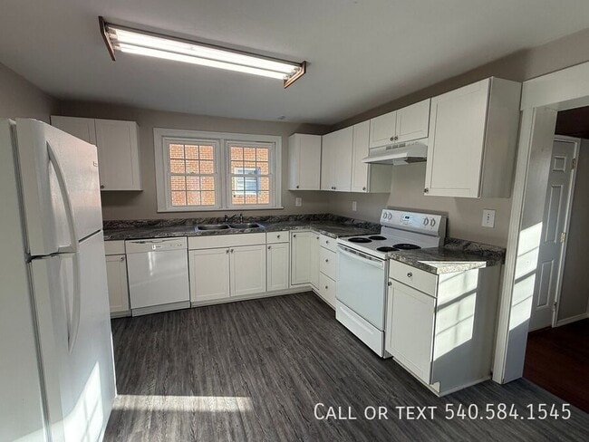 Foto del edificio - 1019 Ray Rd SE