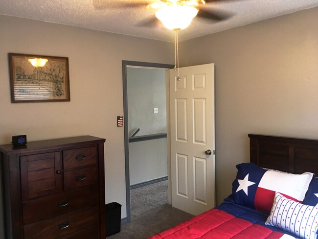 Foto del edificio - 9030 Mountain Field Dr