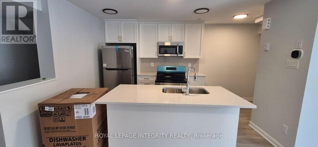 Building Photo - 401 Glenroy Gilbert Dr