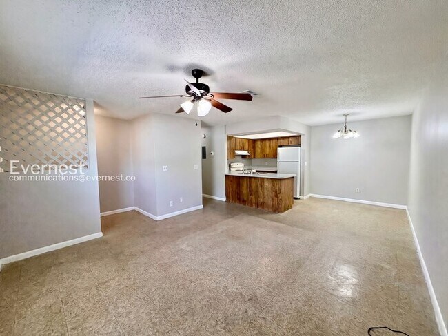 Foto del edificio - 3062 St Paul Dr
