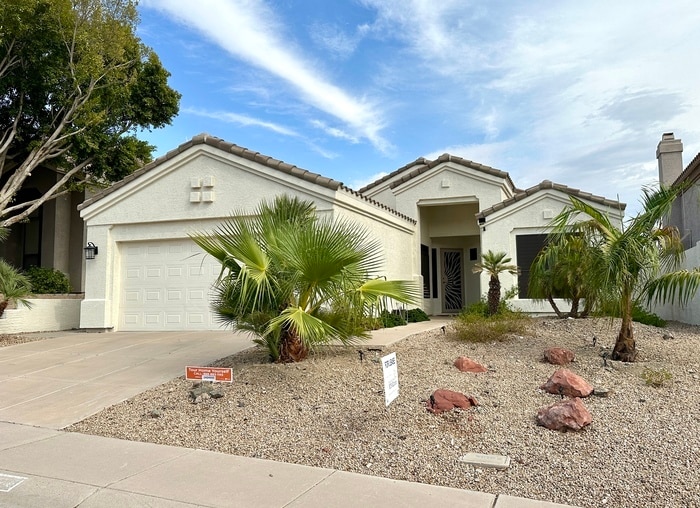 Primary Photo - Gorgeous remodel update! No neighbors behi...