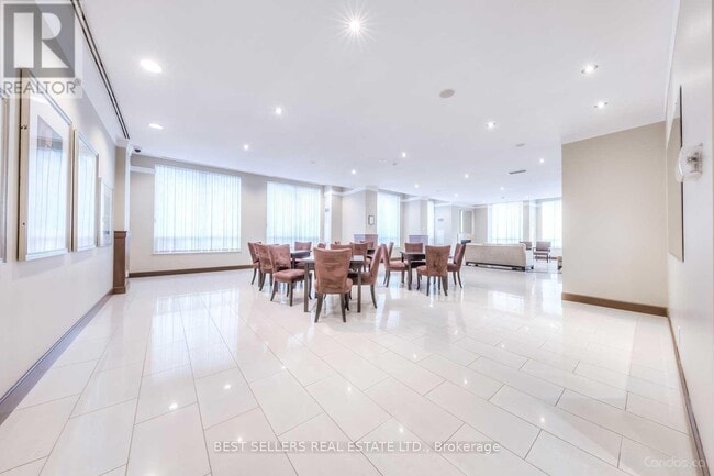 Photo du bâtiment - 1359 Rathburn Rd E