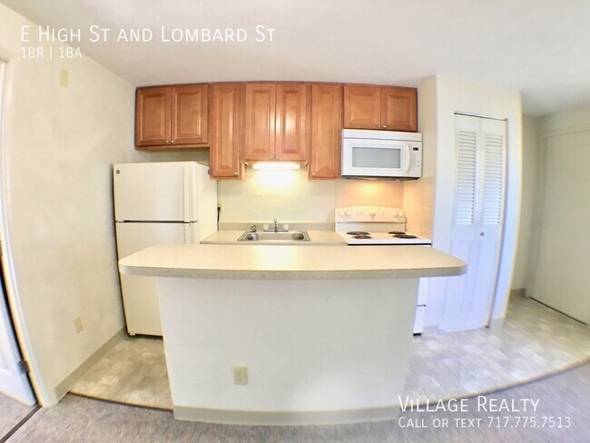 Building Photo - Remodeled 1-Bed efficiency apartment with ...