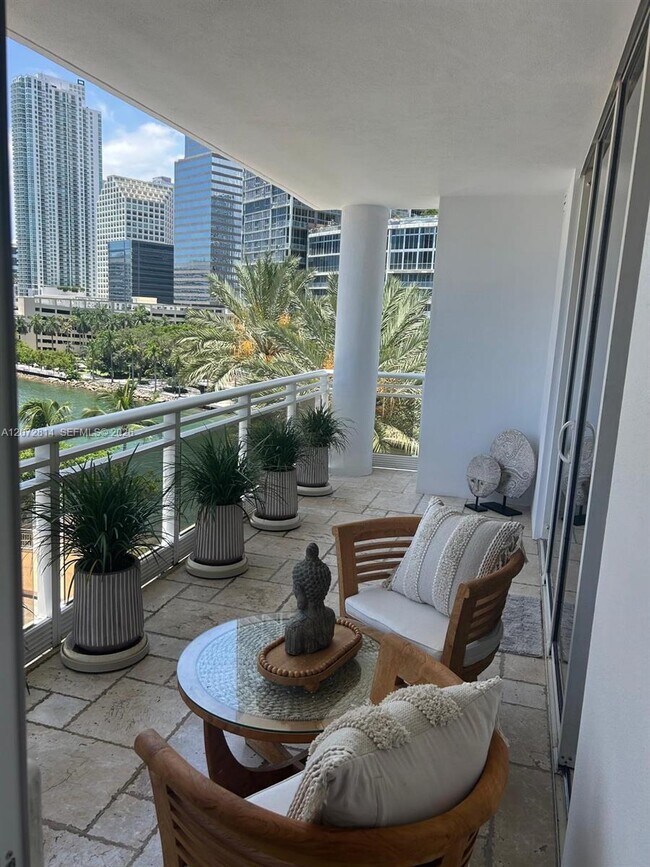 Foto del edificio - 901 Brickell Key Blvd
