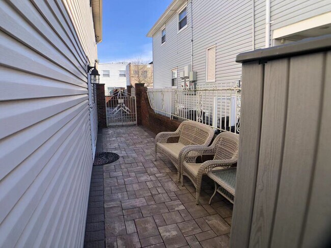 Foto del edificio - 225 Arlene St