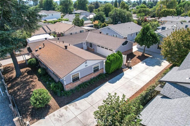 Foto del edificio - 7445 Balcom Ave