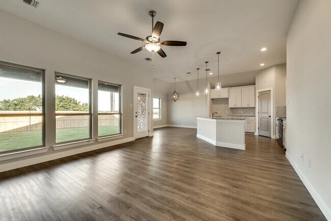 Building Photo - 4802 Elite Dr