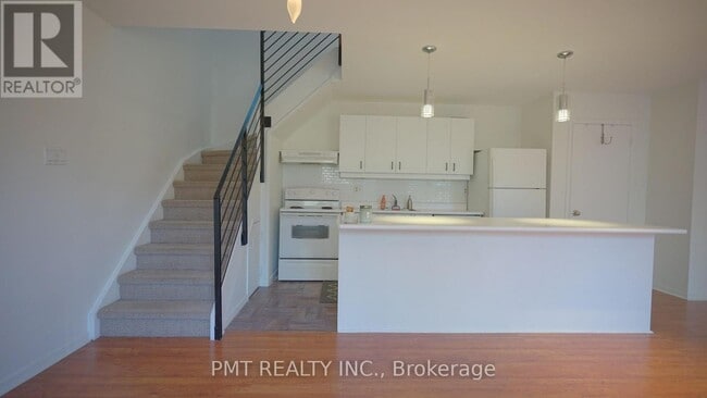 Building Photo - 2064 Queen St E